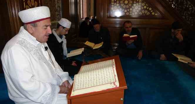 Van’daki camilerde asırlık mukabele geleneği sürdürülüyor
