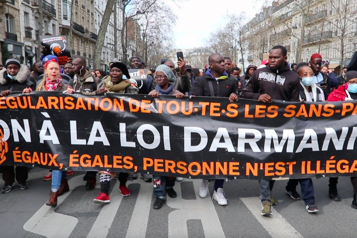 Fransa&#039;da göç yasası protesto edildi