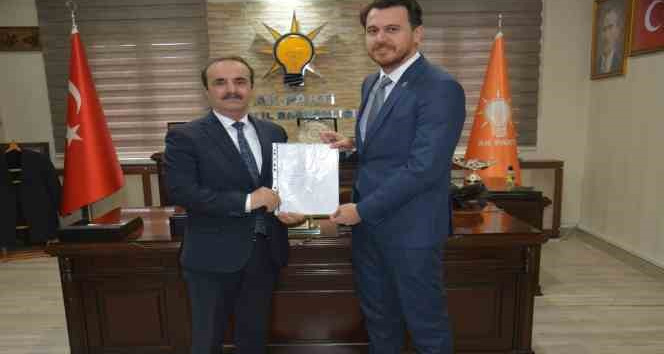 Başkan Özbek AK Parti’den milletvekili aday adaylığı müracaatını yaptı