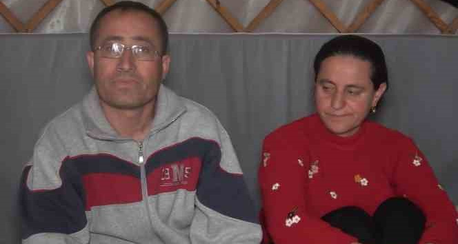 Deprem acı hikayeler bıraktı: Eşi ve iki çocuğuyla 35 saniyede kurtuldu, babasının cenazesini elleriyle çıkarttı