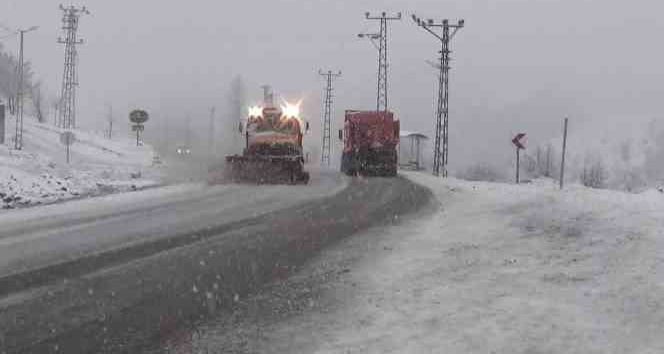 Tunceli-Erzincan karayolu tır trafiğine açıldı