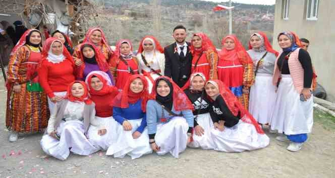 Sosyal medyada tanıştığı Türk genç için ülkesini bırakıp Denizli’ye gelin geldi