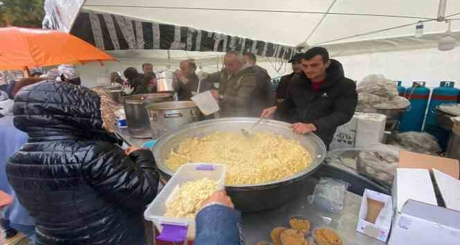 Lapseki Belediyesi deprem bölgesinde iftarlara başladı