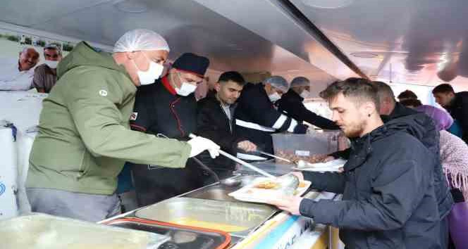 Kırıkkale’de yemek yapamayan yüzlerce aileye iftar