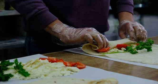 Erzincan’da sahur sofralarının vazgeçilmezi: “Tulum peyniri”