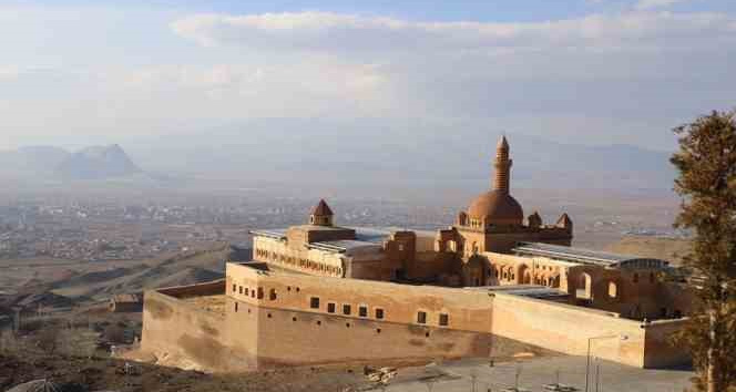 Yapımı 99 yıl süren tarihi saray: “İshak Paşa Sarayı”