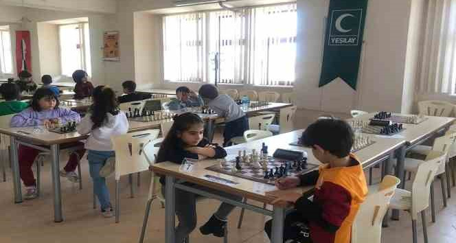 Karaman’da ‘Yeşilay Haftası Satranç Turnuvası’ düzenlendi