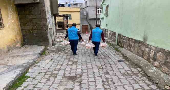 Siirt Belediyesinden her gün 147 aileye sıcak yemek hizmeti