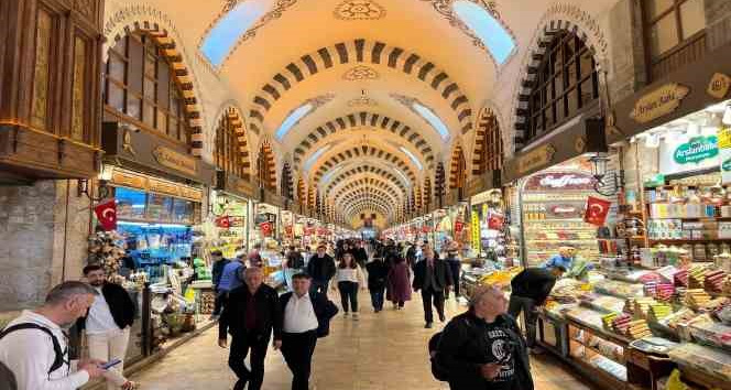 Mısır Çarşısı’nda Ramazan yoğunluğu sürüyor