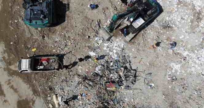 Kahramanmaraş’ta enkaz kaldırma çalışması "dron" ile görüntülendi