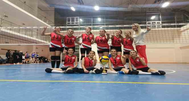 Genç sporcular başarıya doymuyor