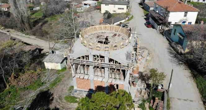 Depreme dayanıksız 61 yıllık köy camisinin yerine Osmanlı mimarisiyle yenisi yapılıyor