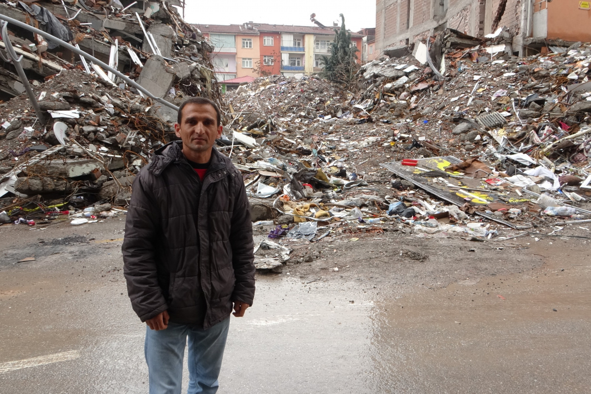 Depremde kaybettiği annesinin ısrarı hayatını kurtardı