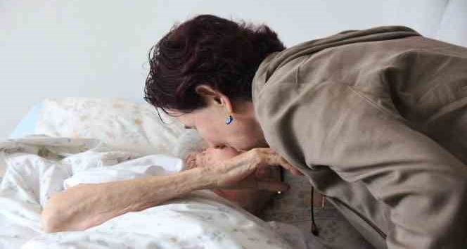 Fatma Girik’in annesi 99 yaşında vefat etti