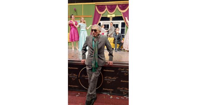 Haldun Dormen’e sahnede 95. yaş sürprizi