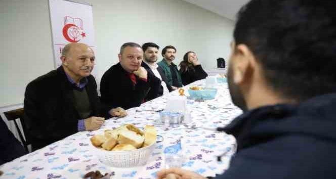 Başkan Alan, depremzedelerle iftarda buluştu