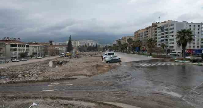 3 yıl önce uyarmıştı, işaret ettiği binaların tamamı yıkıldı