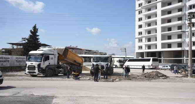 Osmaniye’de yol genişletme ve kavşak yapımına başladı