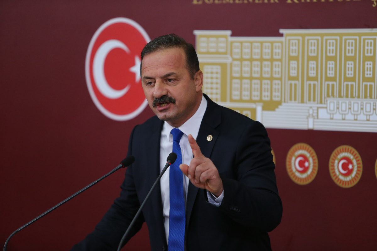 İYİ Parti'den istifa eden Ağıralioğlu: 'Mücadele edeceğiz ama devlet-millet düşmanlarına tebessüm etmeyeceğiz'