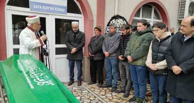 Oğlu tarafından bıçaklanarak öldürülen adam son yolculuğuna uğurlandı