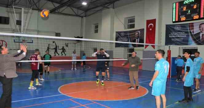 Siirt’te kurumlar arası voleybol turnuvası başladı