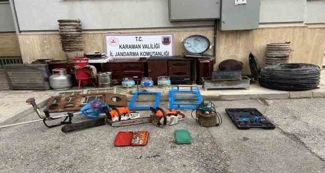 Karaman’da aile görüntüsü vererek hırsızlık yapan 4 kişi yakalandı