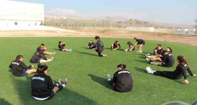 Nuhspor Kadın Futbol Takımı’nın başarısı, Şırnak’taki kızlara ilham oldu