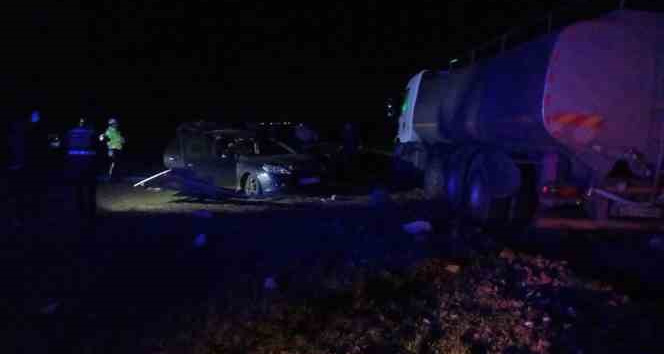 Kırklareli’nde tanker ile otomobilin çarpıştığı kazada 2 kişi öldü