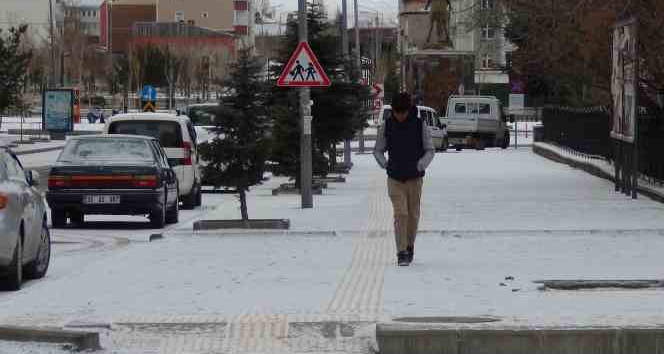 Kars’a kış geri geldi