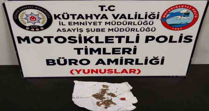 Yunus Timleri bir kişinin üzerinde uyuşturucu ele geçirdi