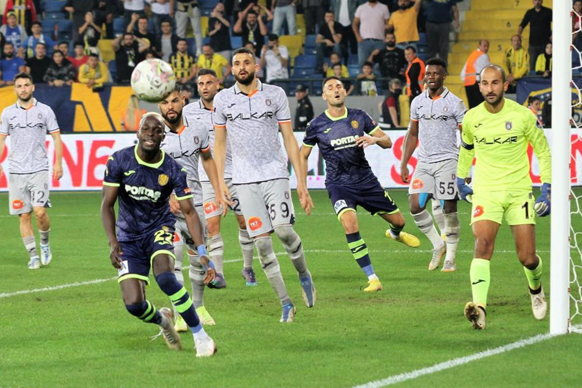 Medipol Başakşehir ile MKE Ankaragücü 8. randevuda