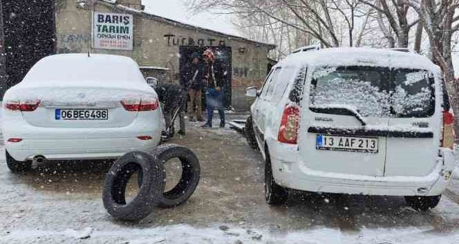 Kışın geri gelmesi lastikçilerin işine yaradı