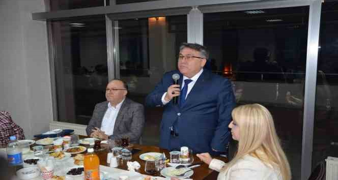 Şehit Yakınları, gaziler ve depremzedeler iftar yemeğinde bir araya geldi