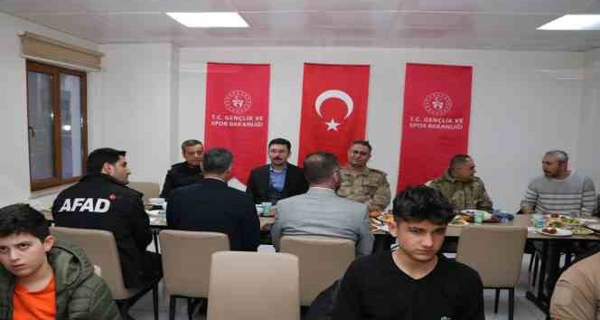 Bingöl’de jandarma depremzedelerle iftarda buluştu