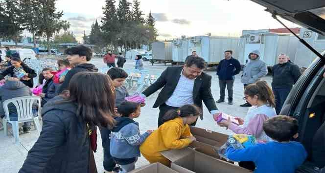 Osmaniye Milletvekili Aday Adayı Keleş, depremzedelerle iftar yaptı