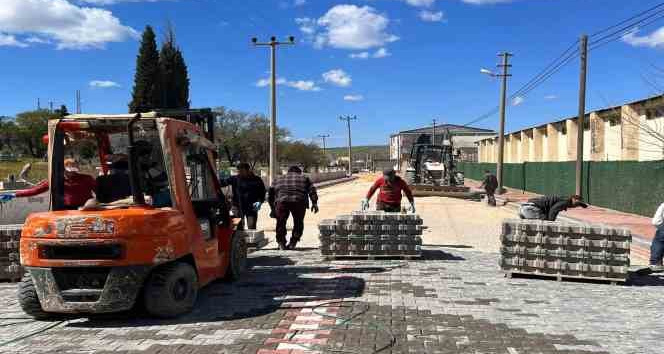 Ezine Belediyesi çevre düzeni çalışmalarını sürdürüyor