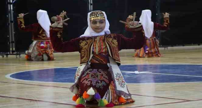 Karaman’da halk oyunları il birinciliği yarışması