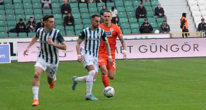 Spor Toto Süper Lig: Giresuspor: 0 - Corendon Alanyaspor: 1 (İlk yarı)