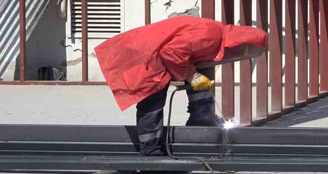 ’Dünyanın en saçma binası’nın yerine çelikten çarşı kuruluyor: Depremzede esnafın hizmetine sunulacak