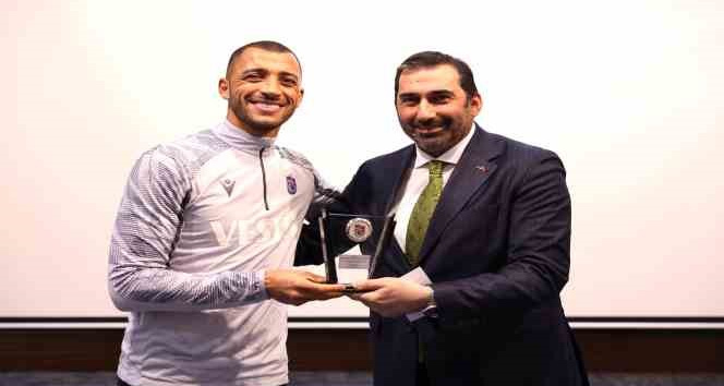 Trabzonspor’dan Vitor Hugo’ya teşekkür plaketi