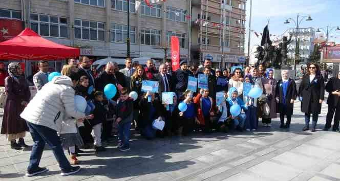 "Dünya Otizm Farkındalık Günü" etkinliklerinde çocuklar doyasıya eğlendi