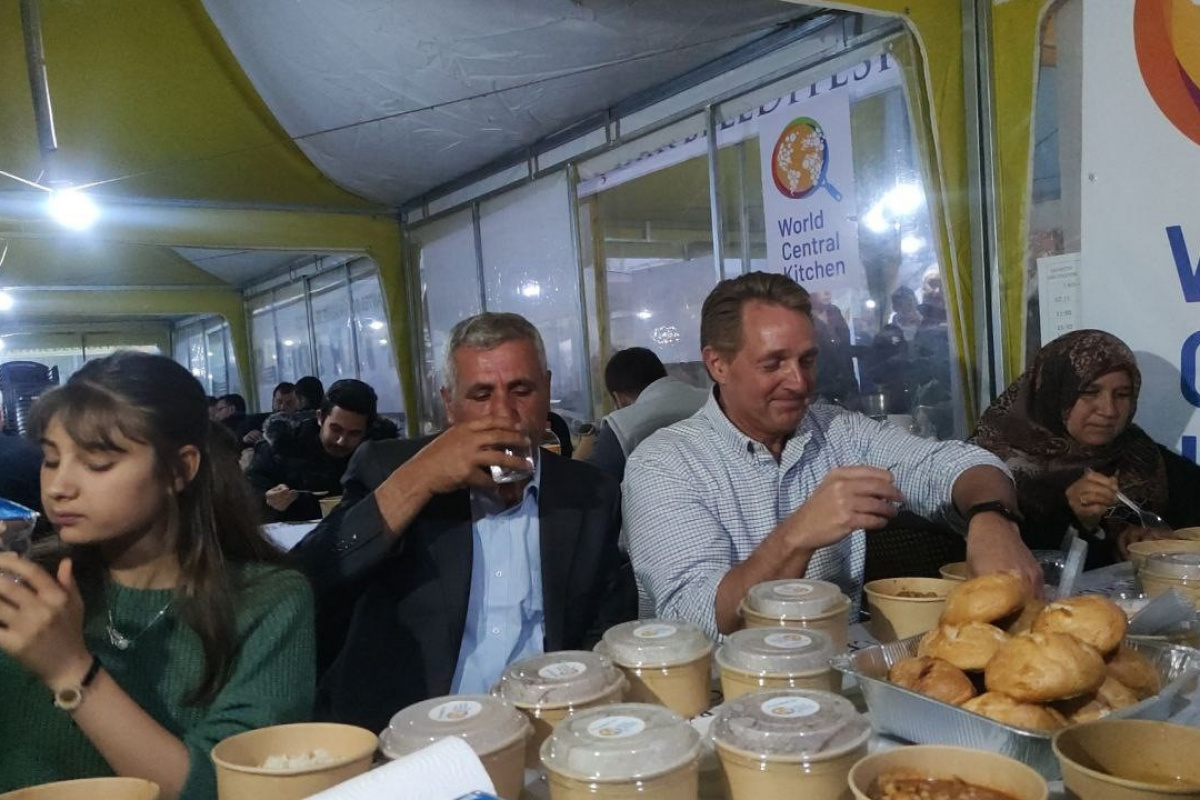 ABD Büyükelçisi Flake, İslahiye&#039;de depremzedelerle iftar yaptı