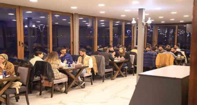 Tatvan’da depremzedeler yararına iftar