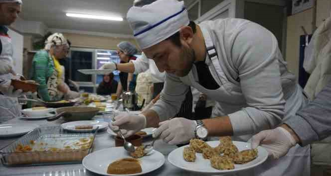 Osmanlı mutfağına özgü lezzetler kursiyerlerin elinde gün yüzüne çıkıyor