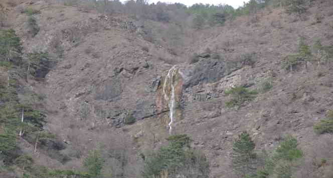 Yağan yağmurlar şelaleye yaradı
