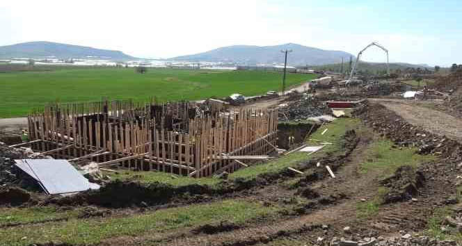 Temeller atıldı, köy evleri inşa ediliyor: Depremzedeler heyecanla yeni evlerinin tamamlanmasını bekliyor