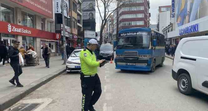 Araçları tek tek durdurdular