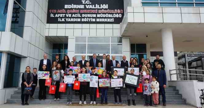 Edirne’de 112’nin önemini resmeden öğrenciler ödüllerine kavuştu