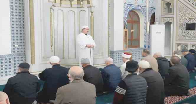 Eşme’de Enderun usulü teravih namazı kılındı
