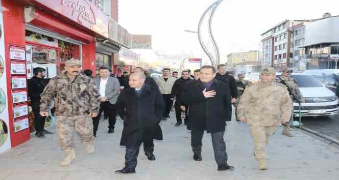 Emniyet Genel Müdürü Aktaş Hakkari’de esnafları dinledi